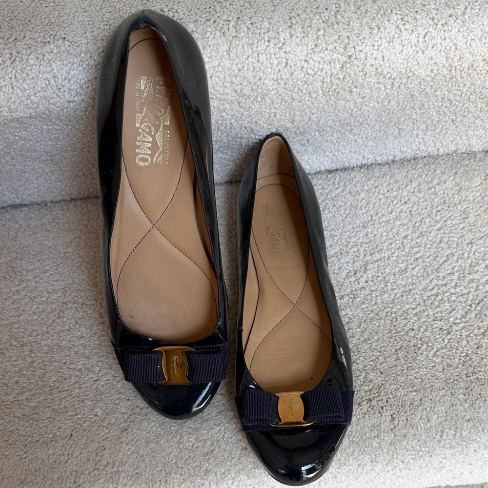 Salvatore Ferragamo size 9B, Classic Navy Patent Leather Flats